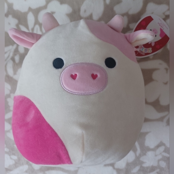 Caedyn valentine cow 8"inch - Picture 1 of 9